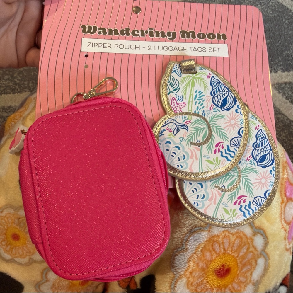 Metallic Gold Heart Luggage Tags with Pink Striped Interior